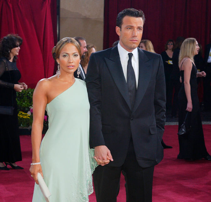 Ben Affleck e Jennifer Lopez ainda <i>têm muito amor um pelo outro</i>, diz revista