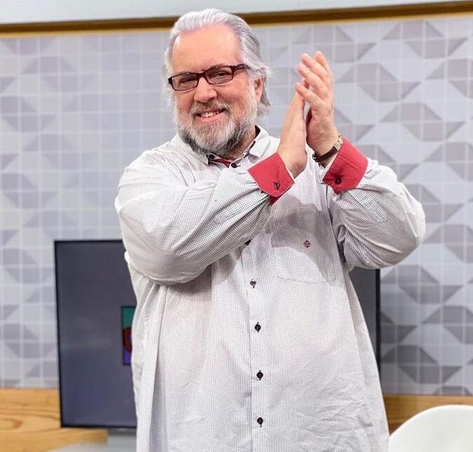 Leão Lobo revela intriga com Faustão e fala sobre <i>puxada de tapete</i> do <i>SBT</i> contra Lívia Andrade