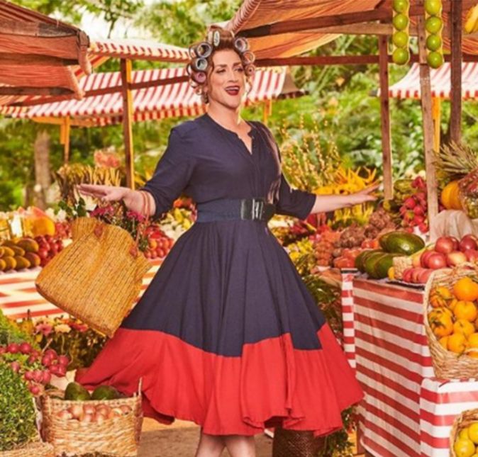 Por falar nela, olha Dona Hermínia aí, em um dos três filmes da série Minha Mãe é uma Peça. A personagem não só fez um grande sucesso de bilheteria, como ganhou diversos fãs, os quais se identificaram com várias das situações vividas por ela e sua família.