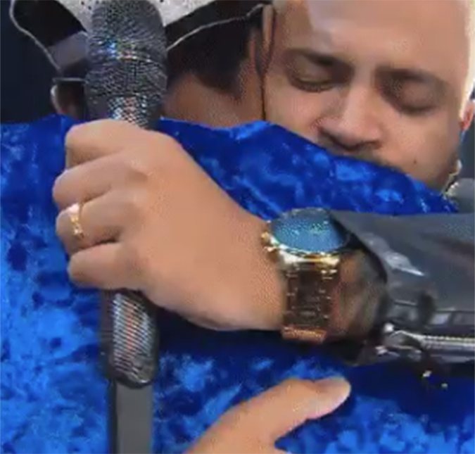 Após virarem rivais dentro do <i>BBB21</i>, Projota e Lucas Penteado se apresentam juntos na final; veja!