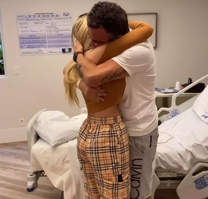 Após confinamento, Viih Tube reencontra o pai no hospital e ele brinca: <I>- Quase infartei</I>