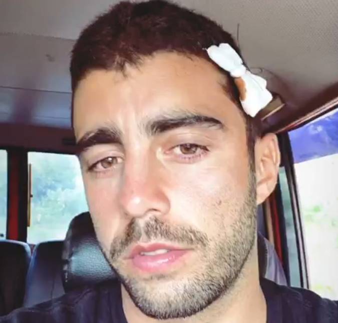 Pedro Scooby leva pontos na cabeça após surfar onda mais perigosa da Indonésia: <i>- Foi só um susto</i>