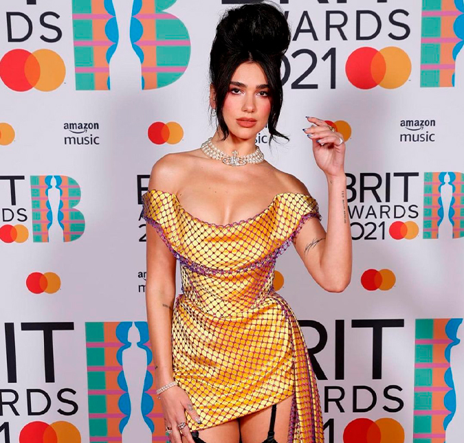 Dua Lipa é destaque no <i>Brit Awards 2021</i> - e Taylor Swift ganha prêmio inédito; saiba tudo o que aconteceu no evento!