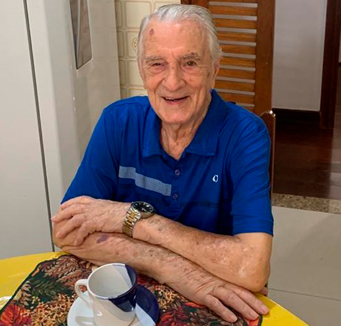 Orlando Drummond continua internado e recebe visita da esposa: <i>- Injeção de ânimo para os dois</i>
