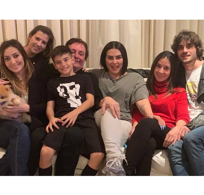 Fábio Jr. posta foto com todos os filhos e se declara: <i>Amo vocês muitão!</i>