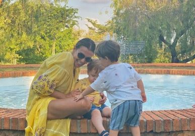 Mônica Martelli comemora aniversário adiantado com filhos de Paulo Gustavo: <i>Ganhei de presente estar com esses dois tesouros!</i>