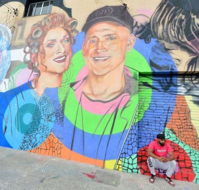 Paulo Gustavo ganha mural em São Paulo: <i>O melhor artista do humor</i>