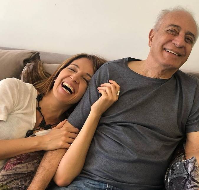 Poliana Abritta lamenta a morte do pai por leucemia: <i>A despedida mais sofrida</i>