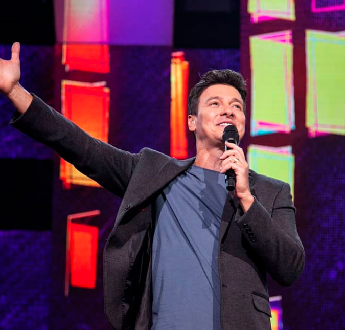 Record TV começa as gravações da nova temporada do <i>Canta Comigo Teen</i>, diz jornalista