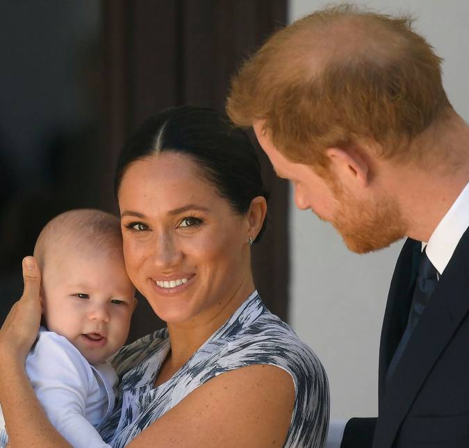 Meghan Markle demitiu babá após <i>incidente</i> com Archie Harrison durante a noite; diz jornal