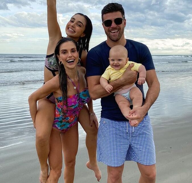 Diagnosticados com Covid-19, Flavia Viana diz que sua família está se recuperando bem - e que ela segue amamentando o filho