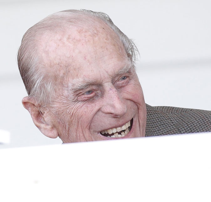 Testamento de 224 milhões de reais de príncipe Philip inclui três funcionários do palácio - e até o <I>mal criado</I> príncipe Harry