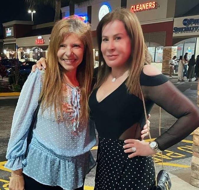Zilu Camargo encontra viúva de Gugu Liberato em Orlando e registra o momento: <i>Minha amiga querida</i>
