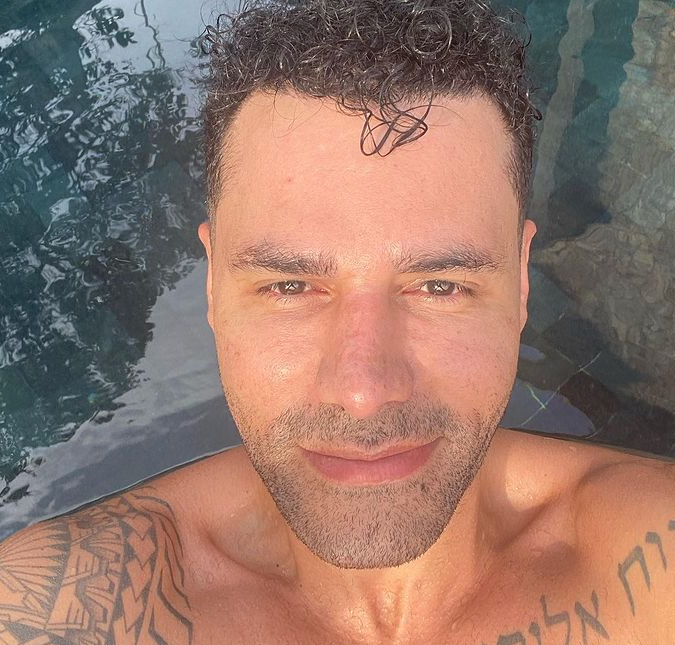 Rodrigo Sant'Anna recebe alta médica e chora nas redes sociais