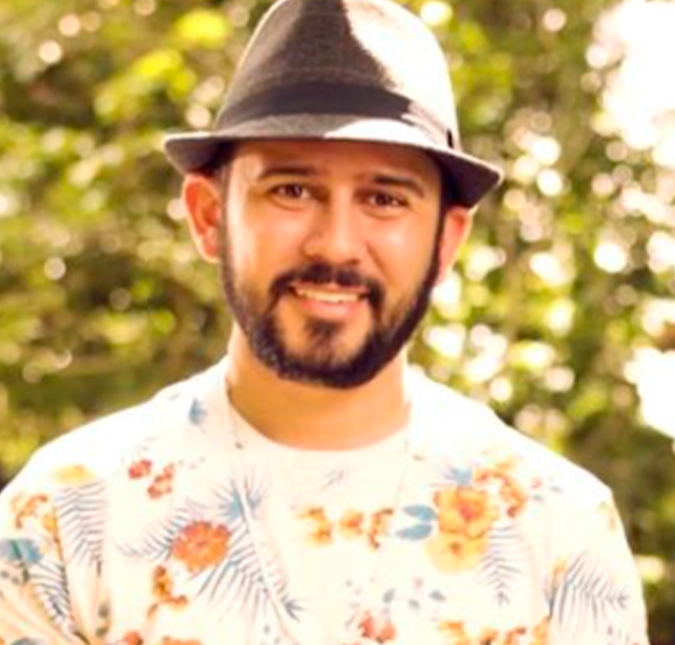 Depois de ficar internado com Covid-19, Bráulio Bessa diz que está fazendo fisioterapia: <i>- Estou em casa há dois dias, me cuidando</i>