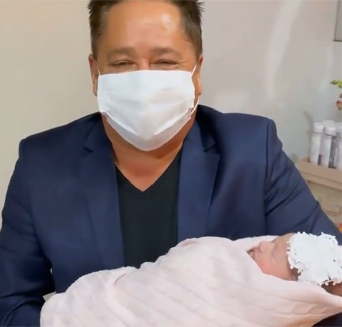 Leonardo dá gargalhada ao segurar a netinha Maria Alice no colo: <I>Linda demais</I>