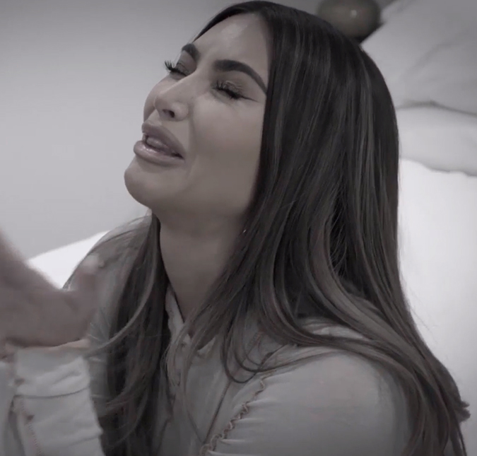 Kim Kardashian chora ao falar de Kanye West e desabafa: - <i>Eu me sinto como uma fracassada</i>