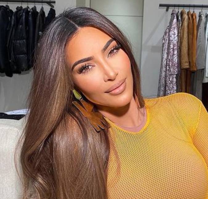 Kim Kardashian recebe pacote com anel de diamante e com pílula do dia seguinte de homem que a chamou de <i>Rainha Kimberly</i>; entenda!