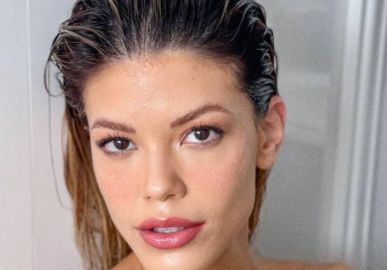 Vitória Strada e Marcella Rica protagonizam super beijão em uma foto nas redes sociais