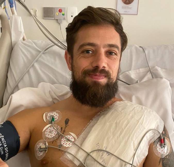 Rafael Cardoso dá detalhes sobre cirurgia no coração: <i>- Era uma bomba-relógio que poderia explodir a qualquer momento</i>