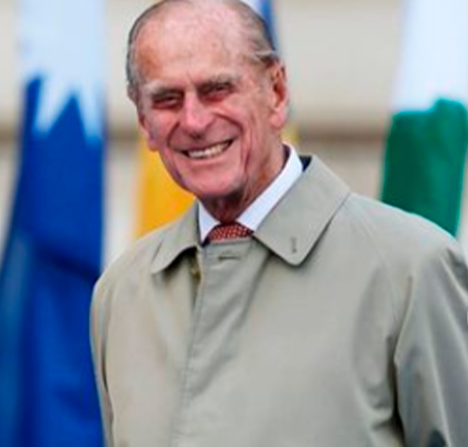 Príncipe Charles, príncipe William e Kate Middleton fazem homenagem ao centenário de príncipe Philip