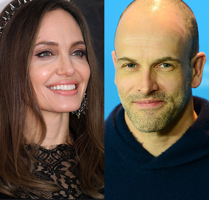 Em meio a rumores de <i>revival</i>, Angelina Jolie é flagrada novamente em apartamento do primeiro marido