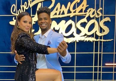 Viviane Araújo está tentando mudar de professor no <i>Super Dança dos Famosos</i>, diz colunista