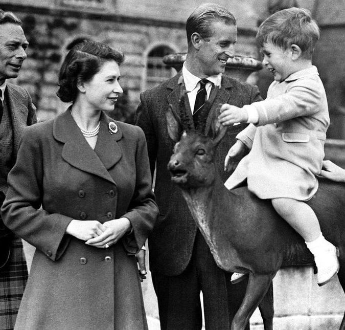 Família real britânica celebra Dia dos Pais com cliques inéditos; confira!