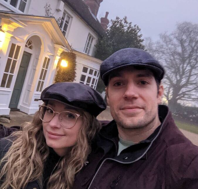 Namorada de Henry Cavill é acusada de racismo e fãs propõem boicote ao ator; entenda!