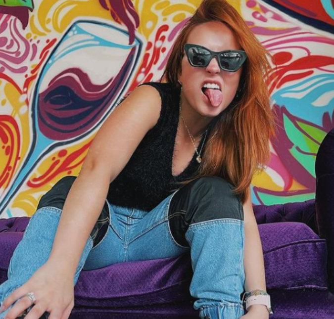 Larissa Manoela se revolta na <I>web</i> e fala novamente sobre doença
