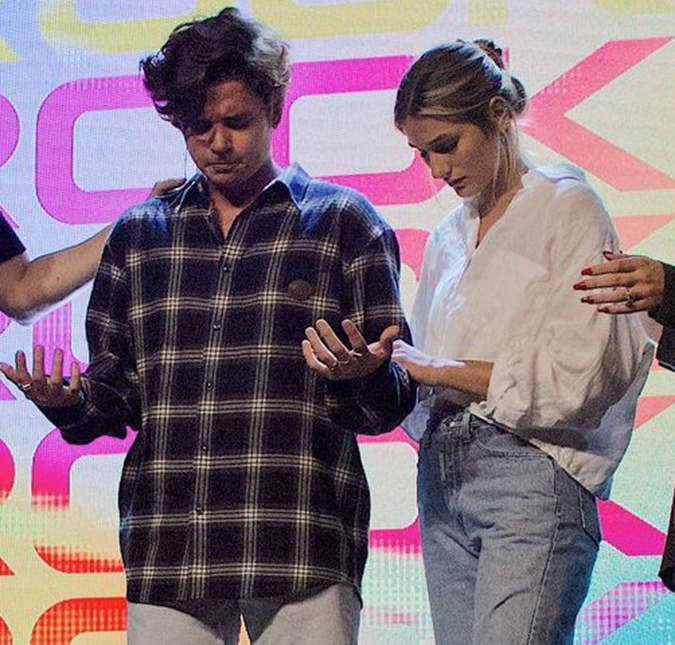João Figueiredo celebra aniversário ao lado de Sasha Meneghel em Igreja nos Estados Unidos: <i>Com pessoas que eu amo</i>