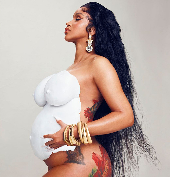 Cardi B anuncia segunda gravidez e exibe barrigão; veja!