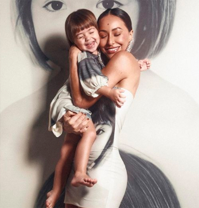 Sabrina Sato e Duda Nagle dançam <i>Patrulha Canina</i> com Zoe pela <i>251ª vez</i>; veja!