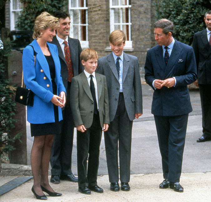 Príncipe Charles possui <I>arrependimentos</I> relacionados à princesa Diana - e nascimento de príncipe Harry mudou <I>drasticamente</I> o casamento dos pais
