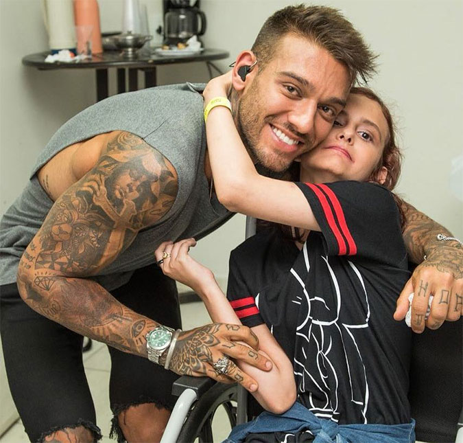 Lucas Lucco faz homenagem à fã que morreu após batalha contra a leucemia: <I>Nunca te esquecerei</I>