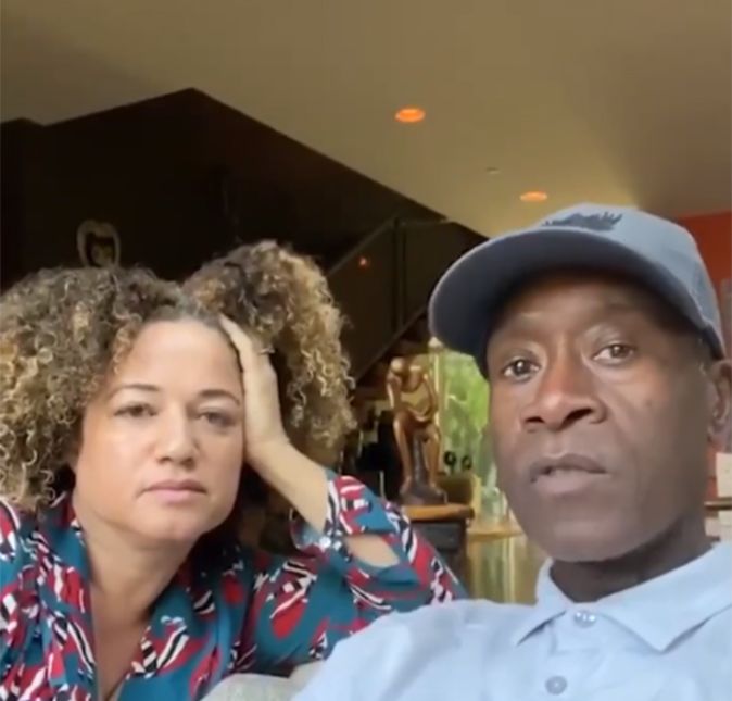 Don Cheadle, revelou que ele e a também atriz Bridgid Coulter decidiram se casar depois de 28 anos de relacionamento. O ator de 57 anos de idade, famoso pelo papel do super-herói Máquina de Combate da Marvel, confirmou a união em entrevista ao The Ellen DeGeneres Show.