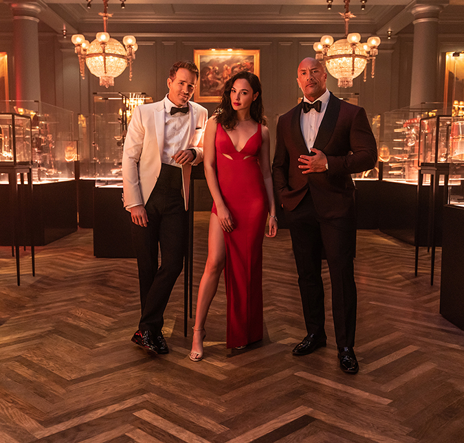 Com 682 milhões de reais investidos, filme da <I>Netflix</I> com The Rock e Gal Gadot ganha data de estreia; saiba mais!