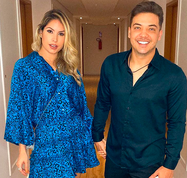 Após <i>furarem fila</i> da vacina contra Covid-19, Wesley Safadão e esposa prestam esclarecimento na Secretaria de Saúde