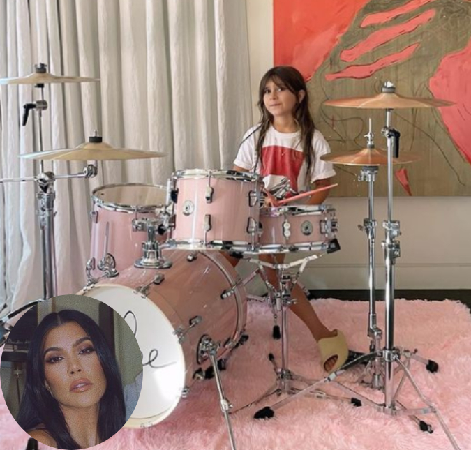 Travis Barker ensina a filha de Kourtney Kardashian a tocar bateria
