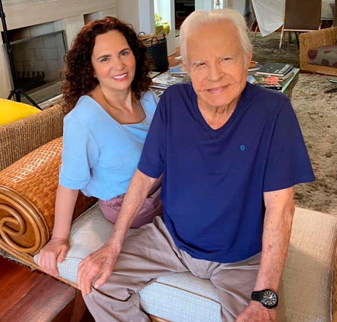 Uma ótima confusão de família é a envolvendo a de Cid Moreira,  a esposa e o filho adotivo do jornalista, Roger Moreira. Tudo começou após o o rapaz dar uma entrevista polêmica afirmando que está sendo deserdado por Moreira. Com isso, a esposa de Cid, Fátima Sampaio, publicou um vídeo sobre o assunto no perfil do Instagram do marido contando sua versão dos fatos, o que fez com que Roger se manifestasse mais uma vez, falando que o que Fátima disse não condiz com a verdade. Ao que tudo indica, essa história ainda vai dar o que falar.