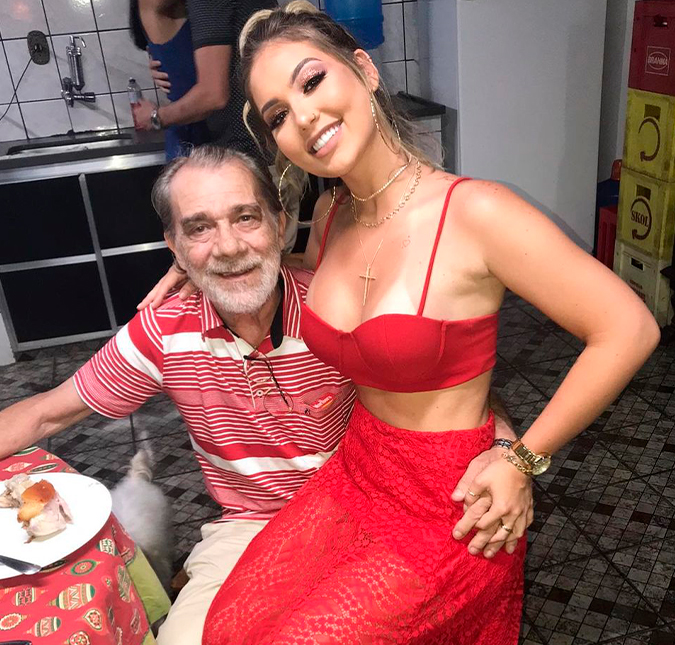 Virginia Fonseca revela que o pai está na UTI por causa de uma pneumonia aguda: <i>- A gente não pode ver ele</i>
