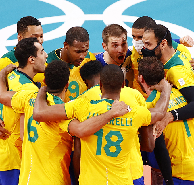 Bruninho desabafa após virada espetacular do Brasil no vôlei e famosos celebram vitória contra a Argentina: <I>O time foi gigante!</I>