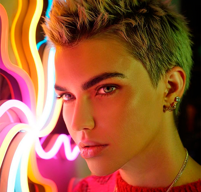 Ruby Rose, a <i>Batwoman</i>, revela que teve complicações após fazer cirurgia: <i>- Demorei horas até conseguir um hospital</i>