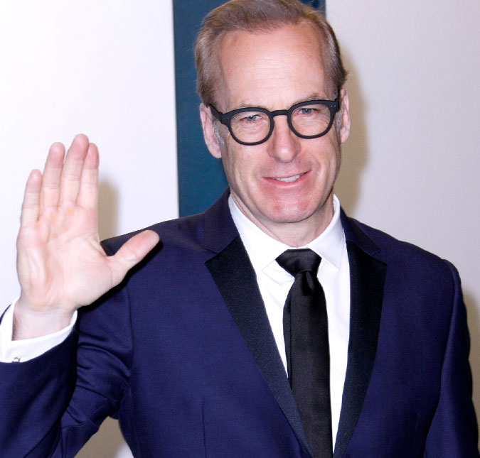 Atores pedem orações para Bob Odenkirk após desmaio no <i>set</i> de <i>Better Call Saul</i>