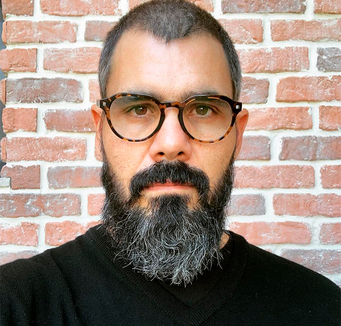 Após boatos de que perderia o papel em <i>Pantanal</i> por negar vacina, Juliano Cazarré se manifesta na <i>web</i>; entenda!
