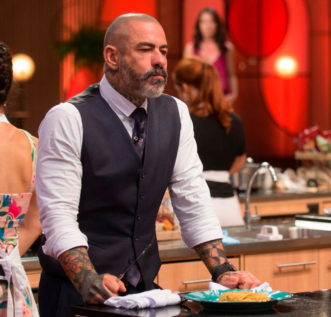 Henrique Fogaça passa mal durante as gravações do <i>MasterChef Brasil</i> e é hospitalizado