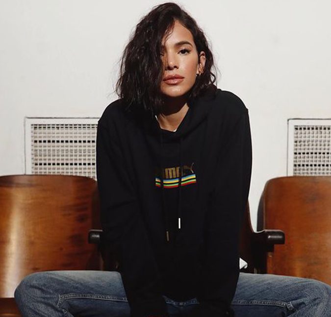 Bruna Marquezine responde se aceitaria ser traída por dez mil reais