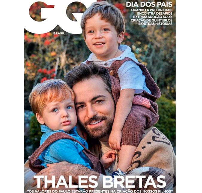 Thales Bretas posa com os filhos e fala sobre primeiro Dia dos Pais sem Paulo Gustavo: <i>Resistindo</i>