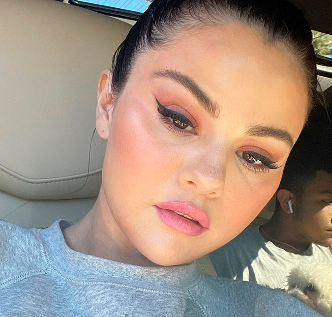 Selena Gomez reclama de piadas sobre transplante e é apoiada por internautas: <i>Piadas sobre doenças não têm graça</i>