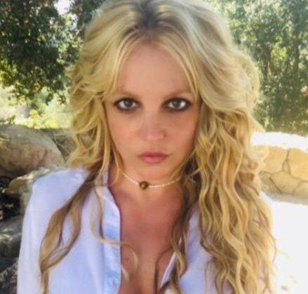 Britney Spears tenta adiantar processo para se livrar de tutela do pai